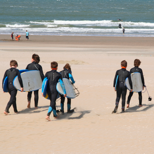 SURF SCHOOL