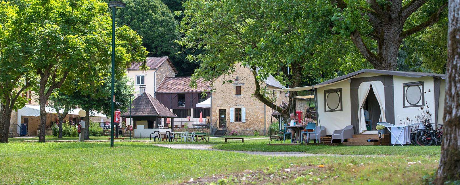 Campsite Les Rives de la Dordogne Domme Nouvelle Aquitaine